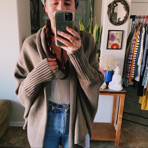 Vintage Sweaters - Deep Beige Tan Chunky Cardigan Boho Sleeves